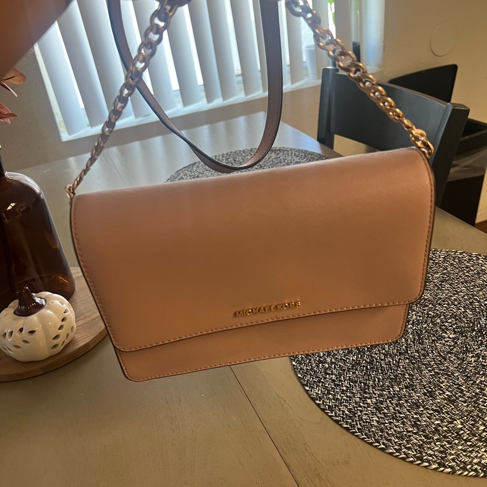Michael kors crossbody